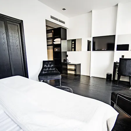 The Lamp Hotel & Spa-3